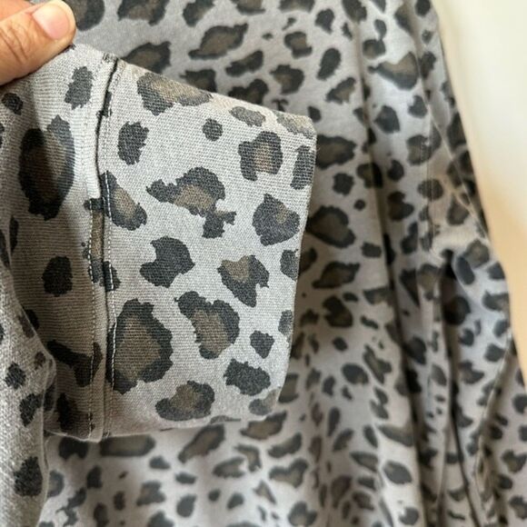 Sundry Leopard Gray and Black Funnel Neck size 0 / XS - Picture 11 of 13